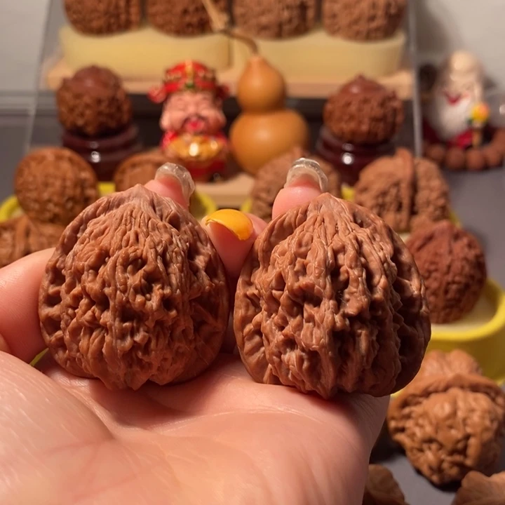 文玩核桃吊坠40虎头