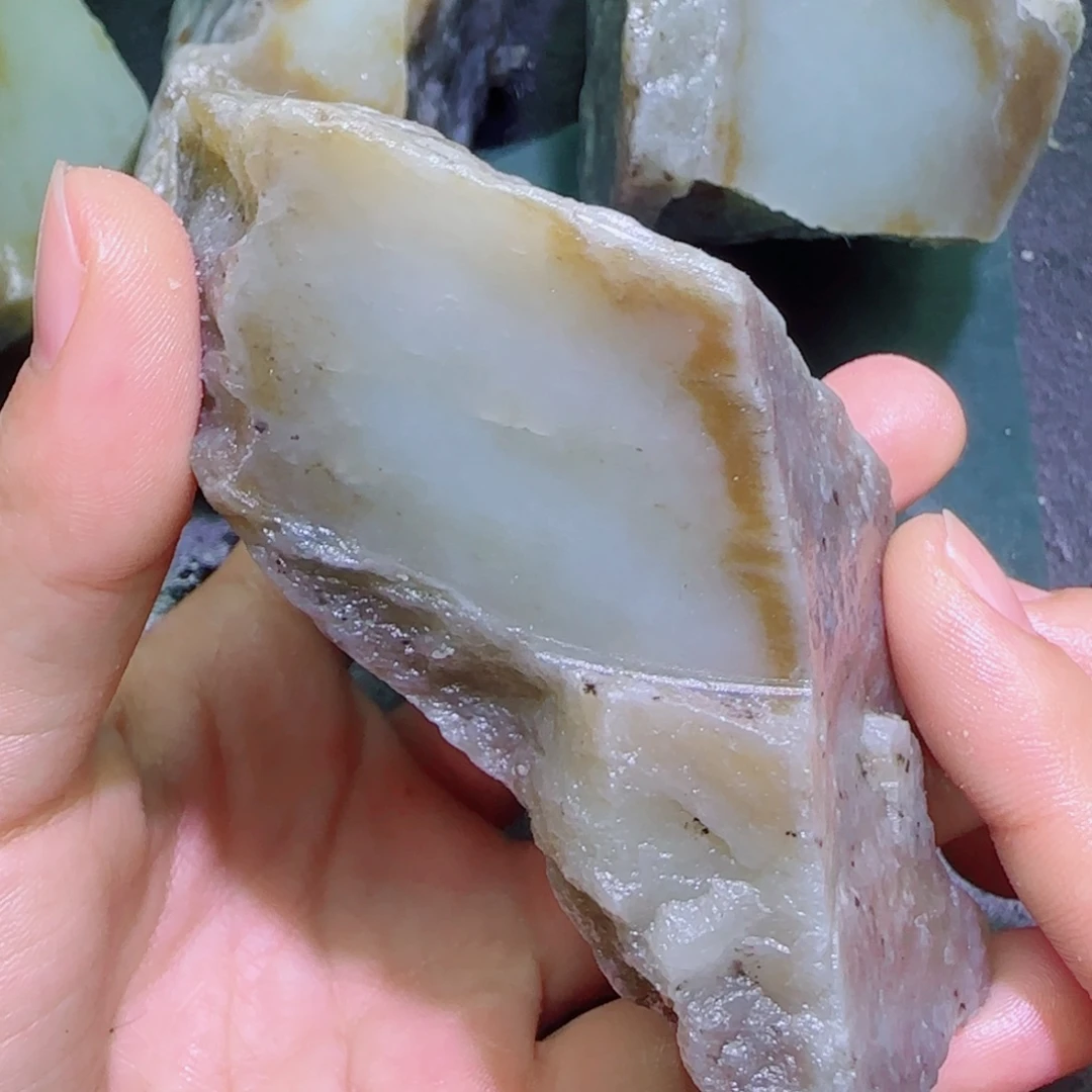 和田玉未镶嵌珠宝半成品