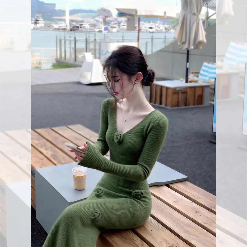 漂亮出片衣服绿色花朵包臀长裙女装秋冬季高贵气质内搭针织连衣裙