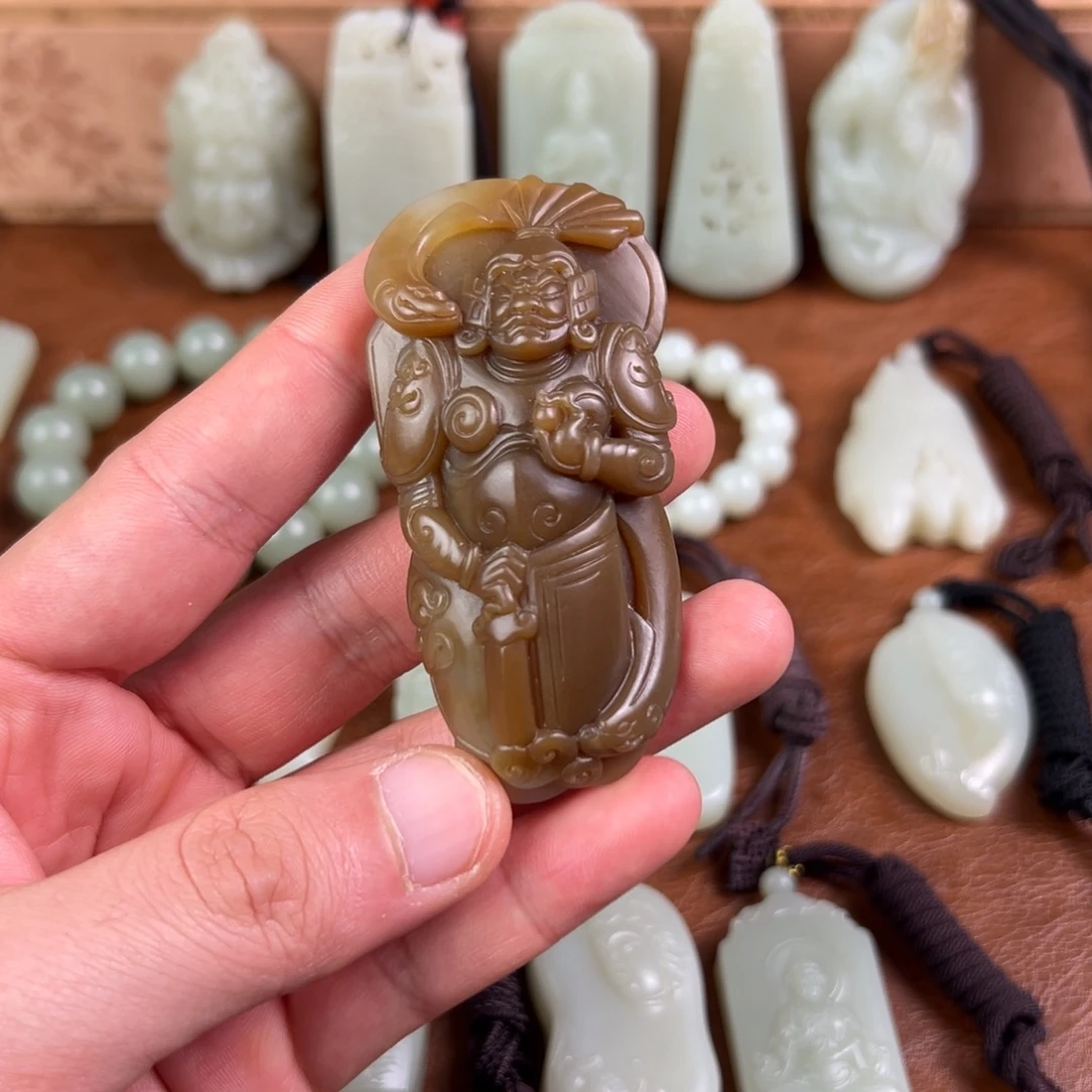 和田玉（青白玉）未镶嵌颈饰