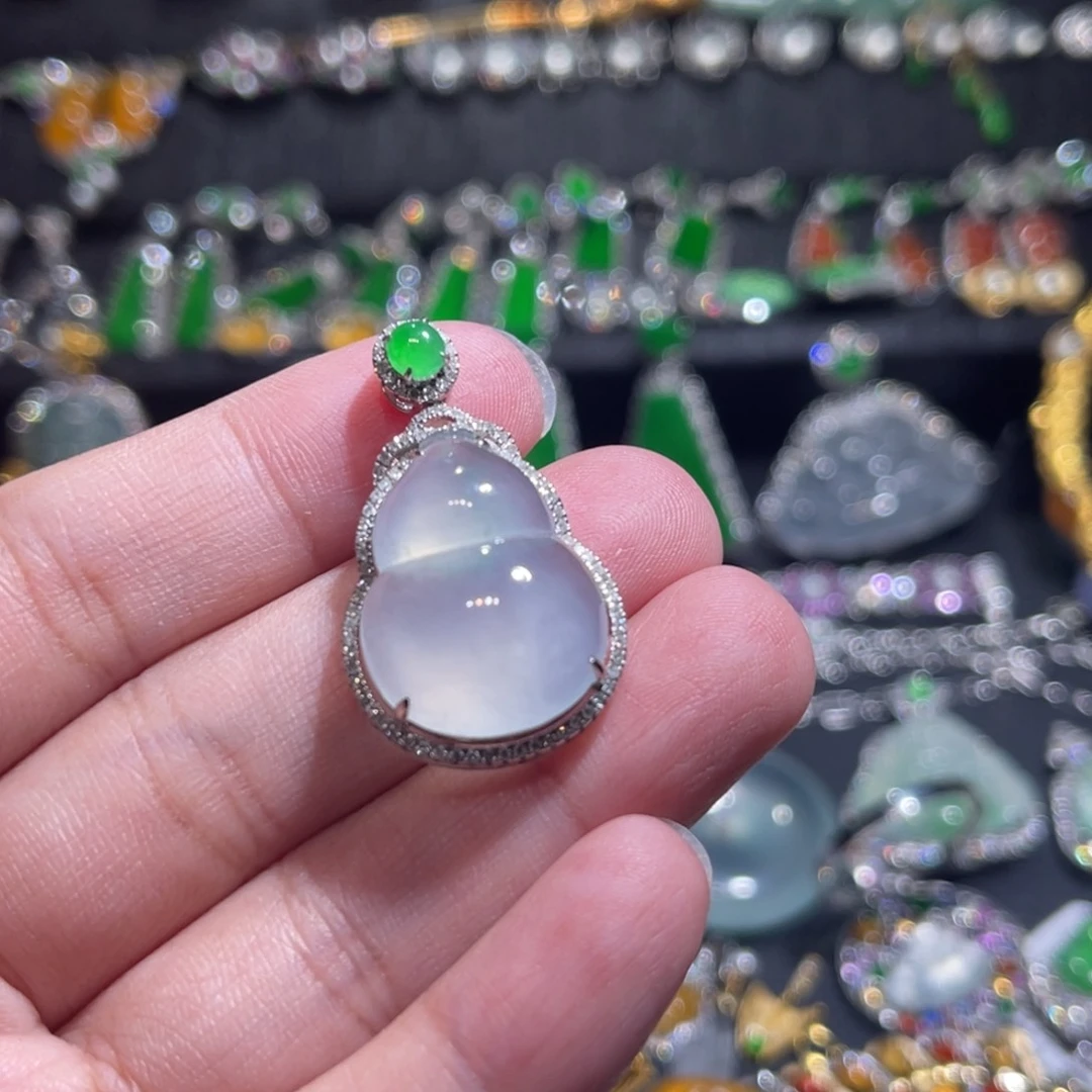 翡翠吊坠(不含链)18K金镶嵌