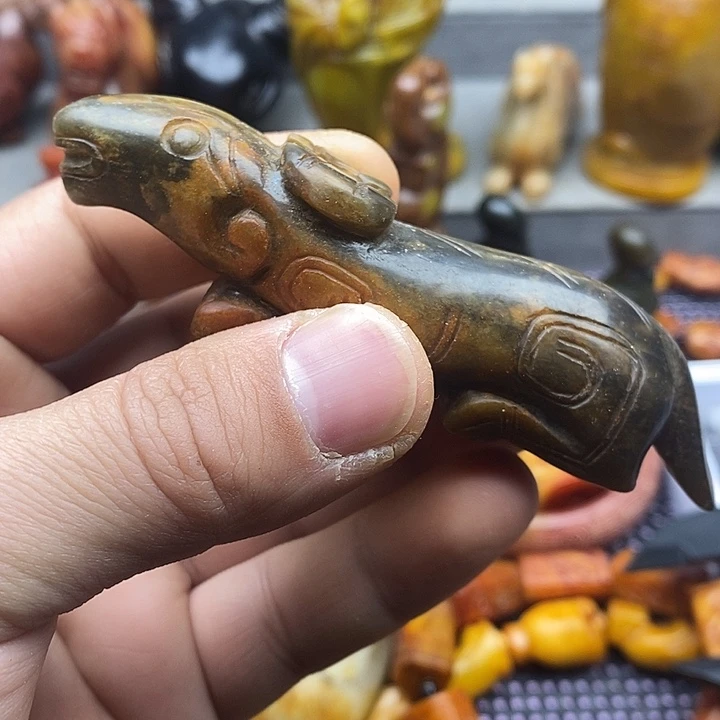 未镶嵌蛇纹石玉颈饰