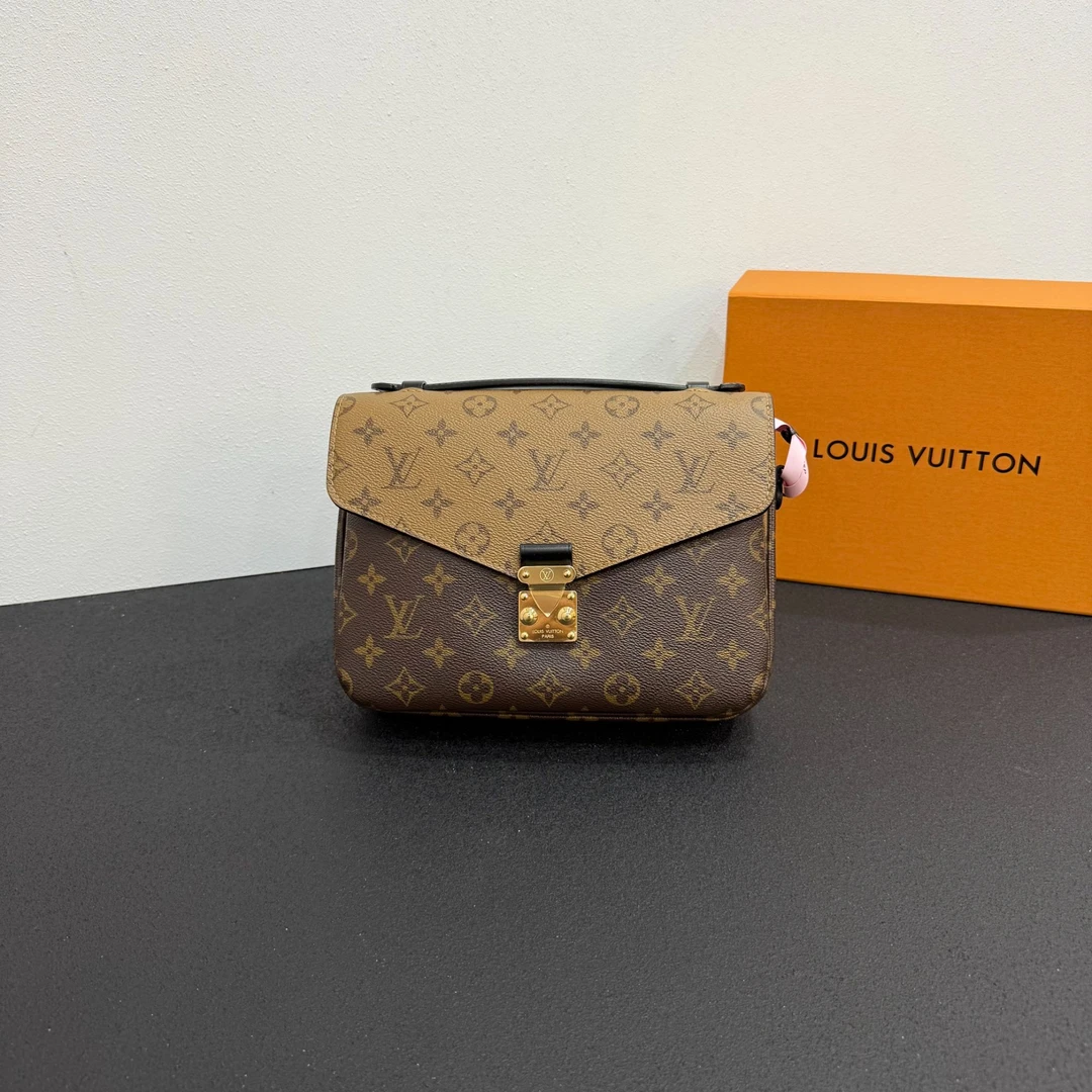 未使用 LouisVuitton/路易威登 壹所奢品/LV 拼色邮差 闲置 高
