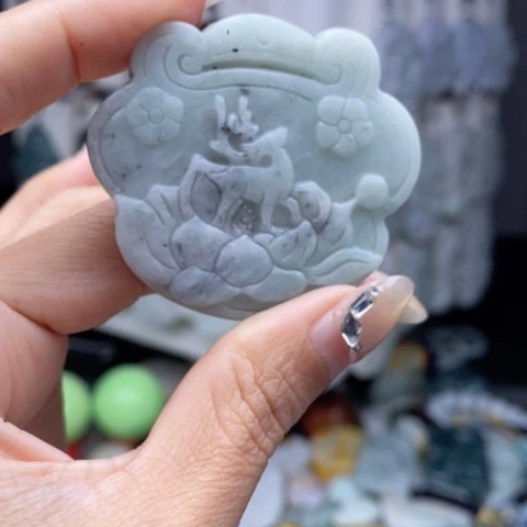 翡翠颈饰未镶嵌翡翠