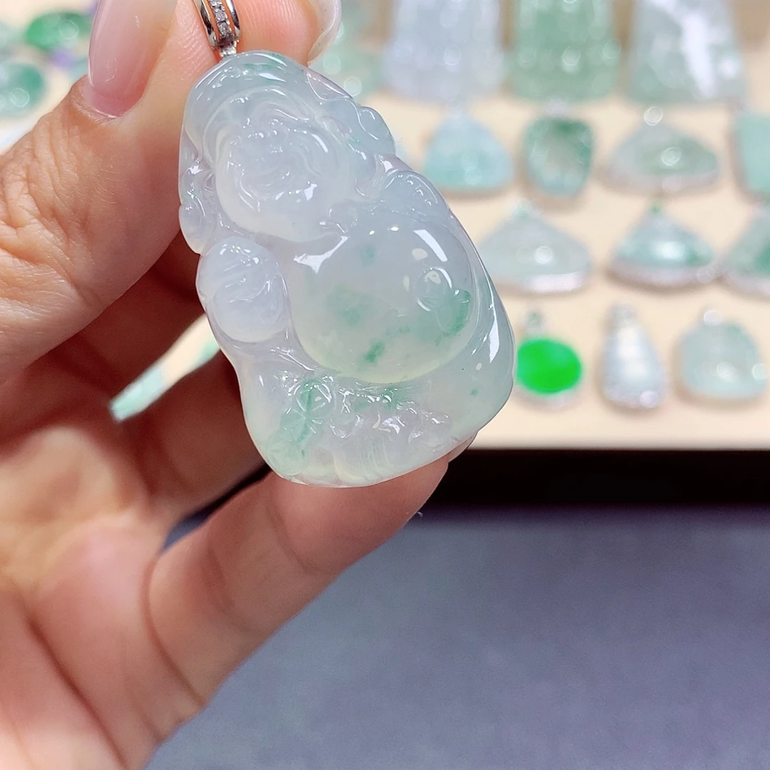 翡翠18K金镶嵌颈饰翡翠