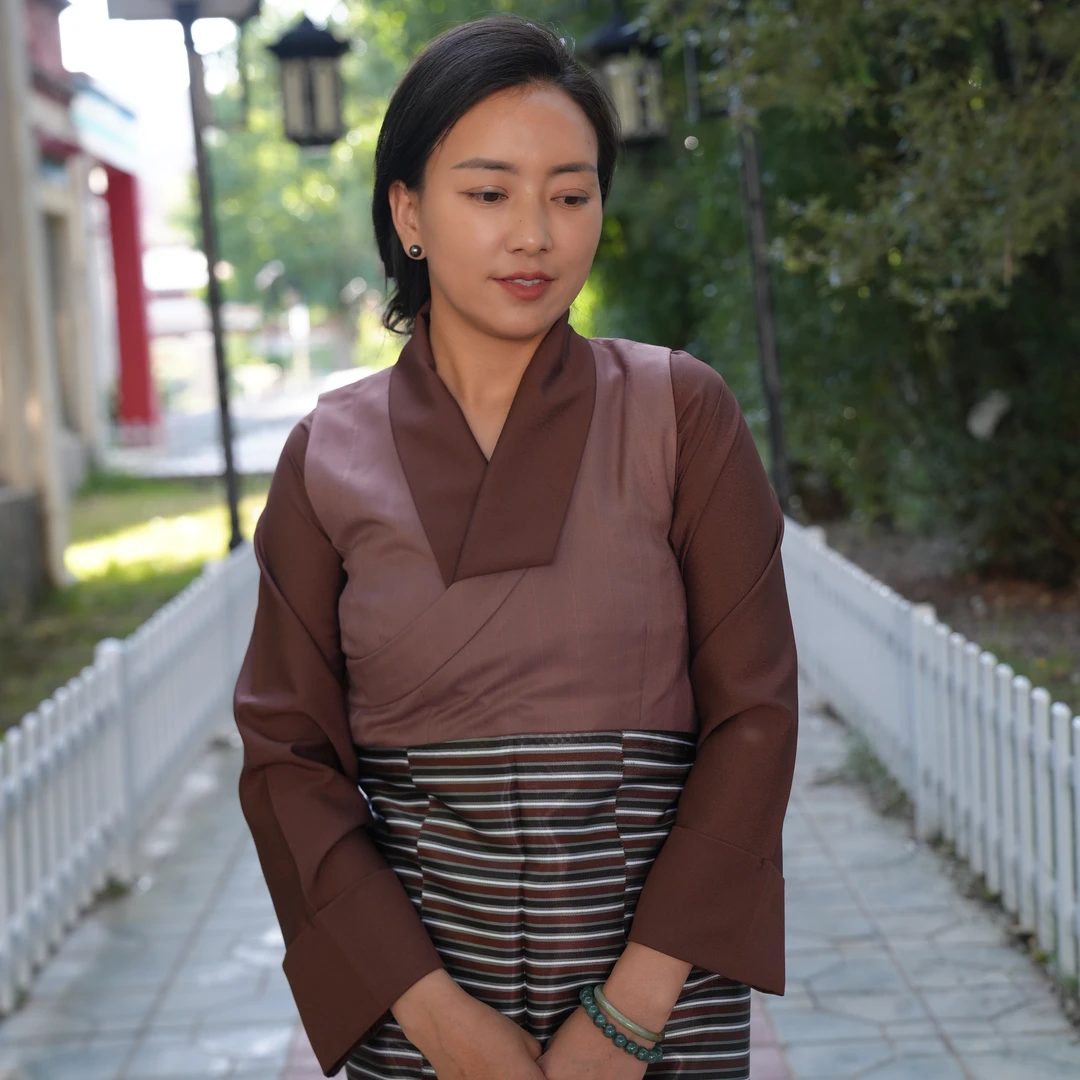 民族服传统藏袍无袖搭配单色衬衣拉萨服夏季款藏式女款传统