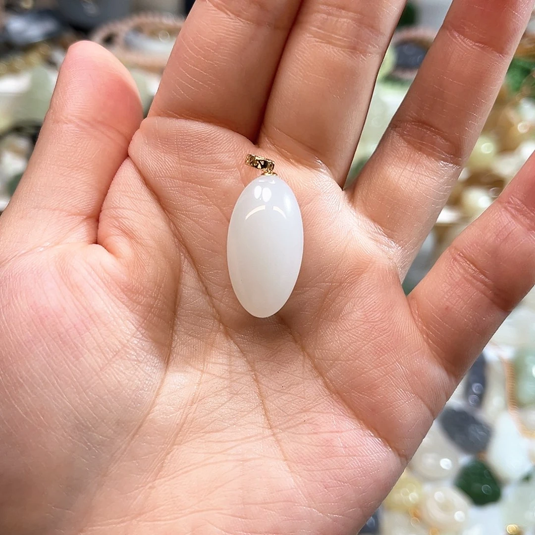 多***妈和田玉18K金镶嵌吊坠(不含链)