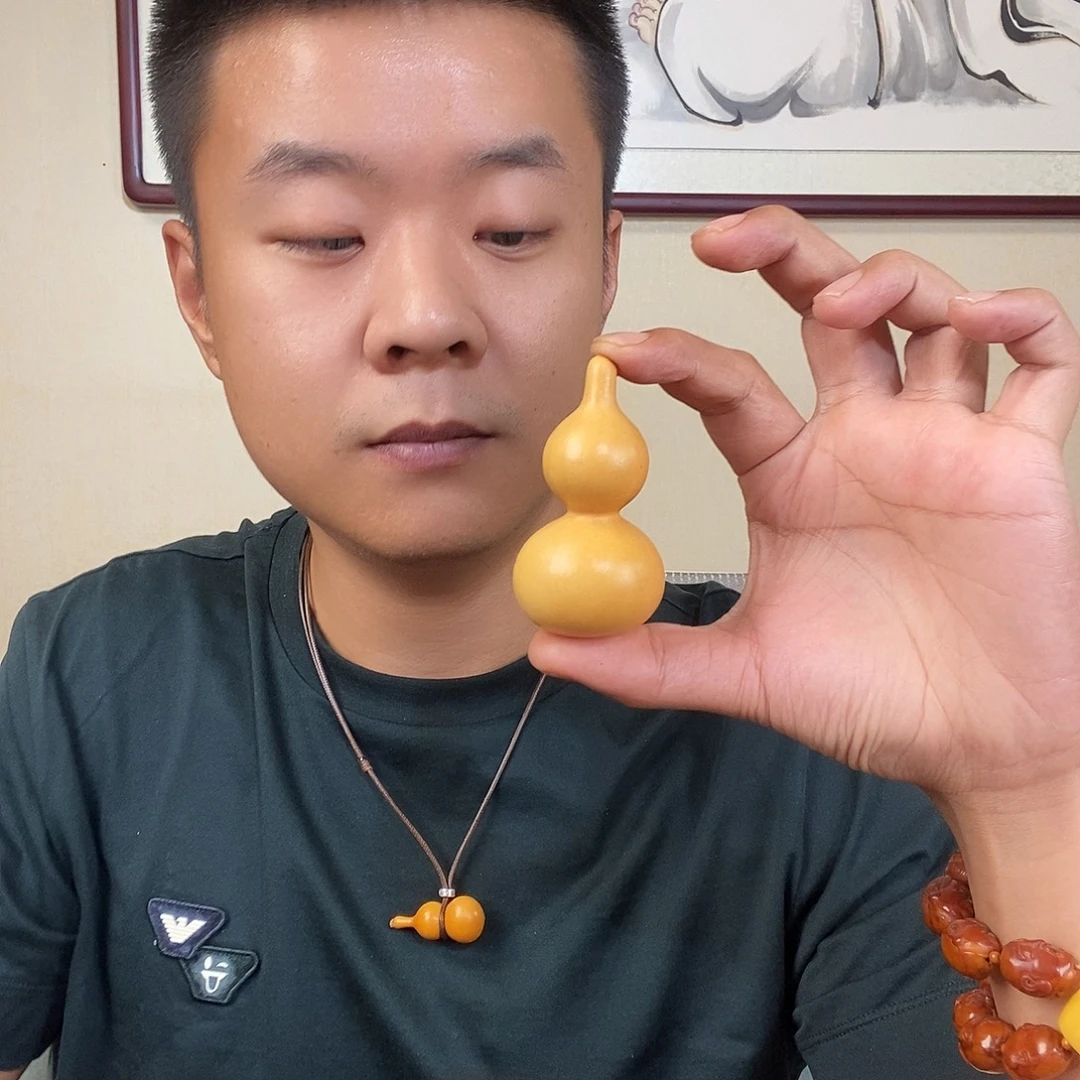 陈***静吊坠柏香籽/百香籽