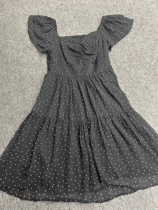 QL—86226法式气质碎花飞飞袖露背收腰显瘦夏季女性连衣裙