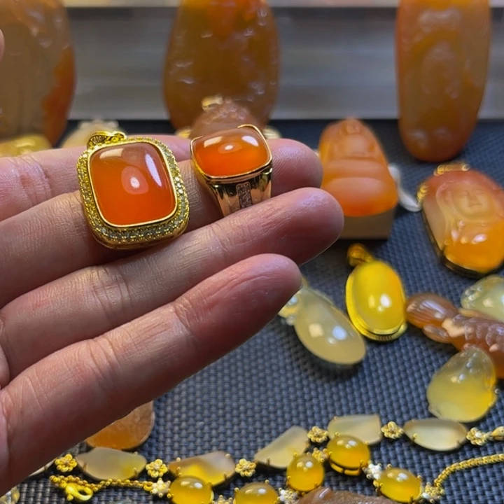 领***悟石英质玉吊坠未镶嵌