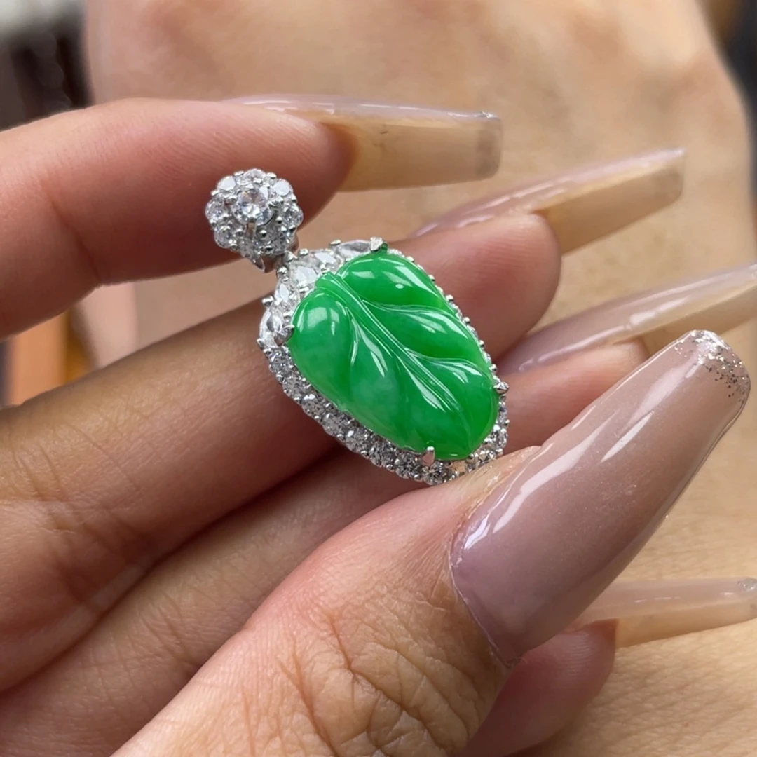 颈饰银S925镶嵌翡翠吊坠