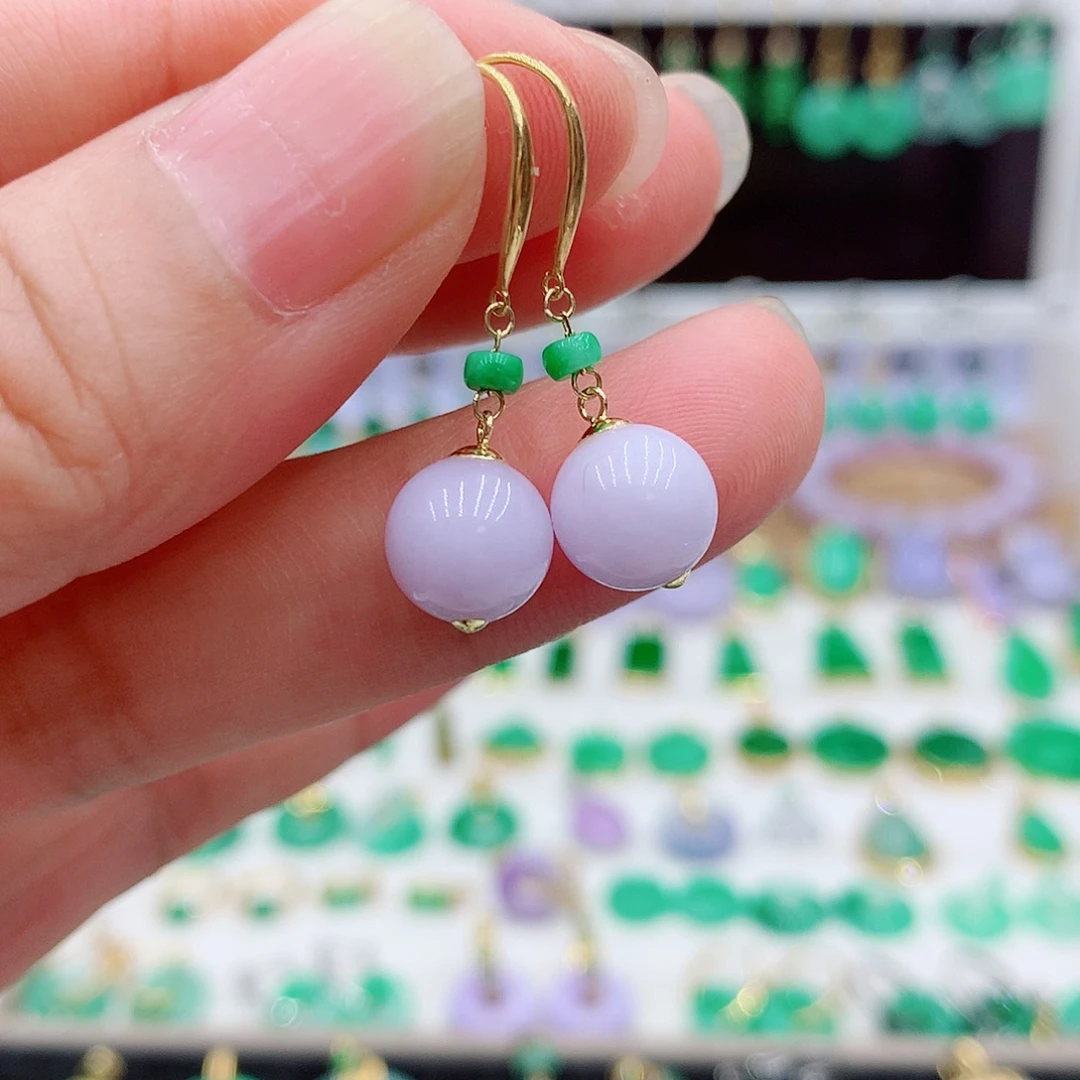 翡翠18K金镶嵌耳饰的