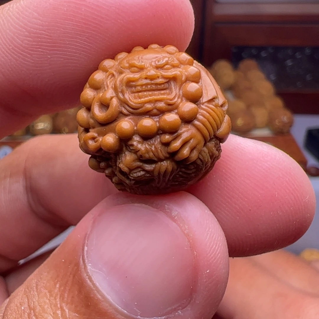 猴头核桃吊坠精修虎