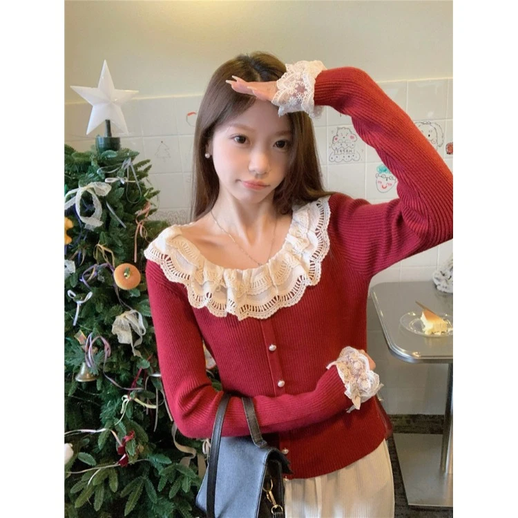 甜美蕾丝边宽松针织毛衣女秋冬2025新款减龄珍珠扣打底衫长袖上衣