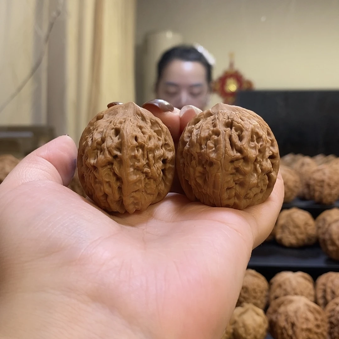 把件文玩核桃38荔枝纹有伤