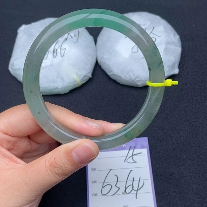 石英质玉（非洲翠）手镯未镶嵌15