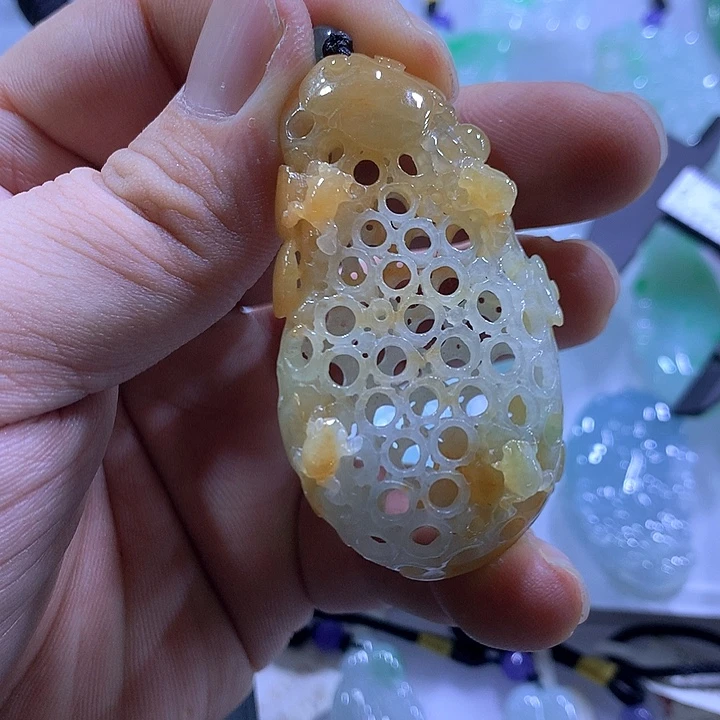 翡翠未镶嵌颈饰天然翡翠A货吊坠