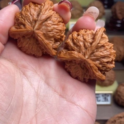 吊坠文玩核桃三棱