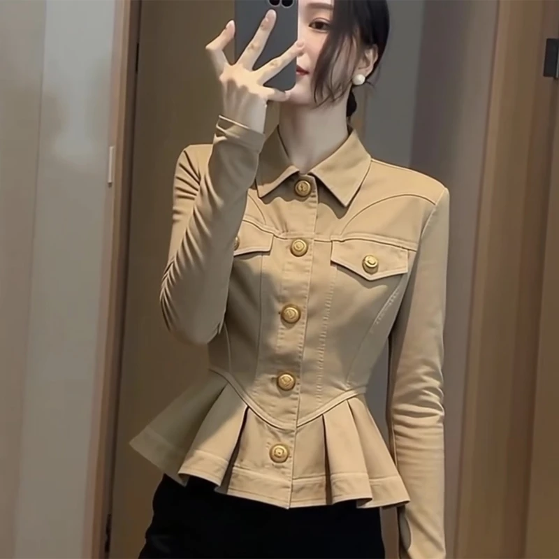 卡其色短外套女秋季高端时髦洋气独特别致气质减龄超好看掐腰上衣