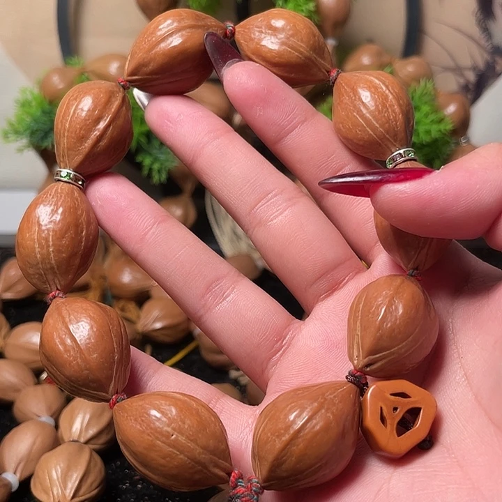 橄榄核手串/手链2.0鸡血红10➕囧只有一条