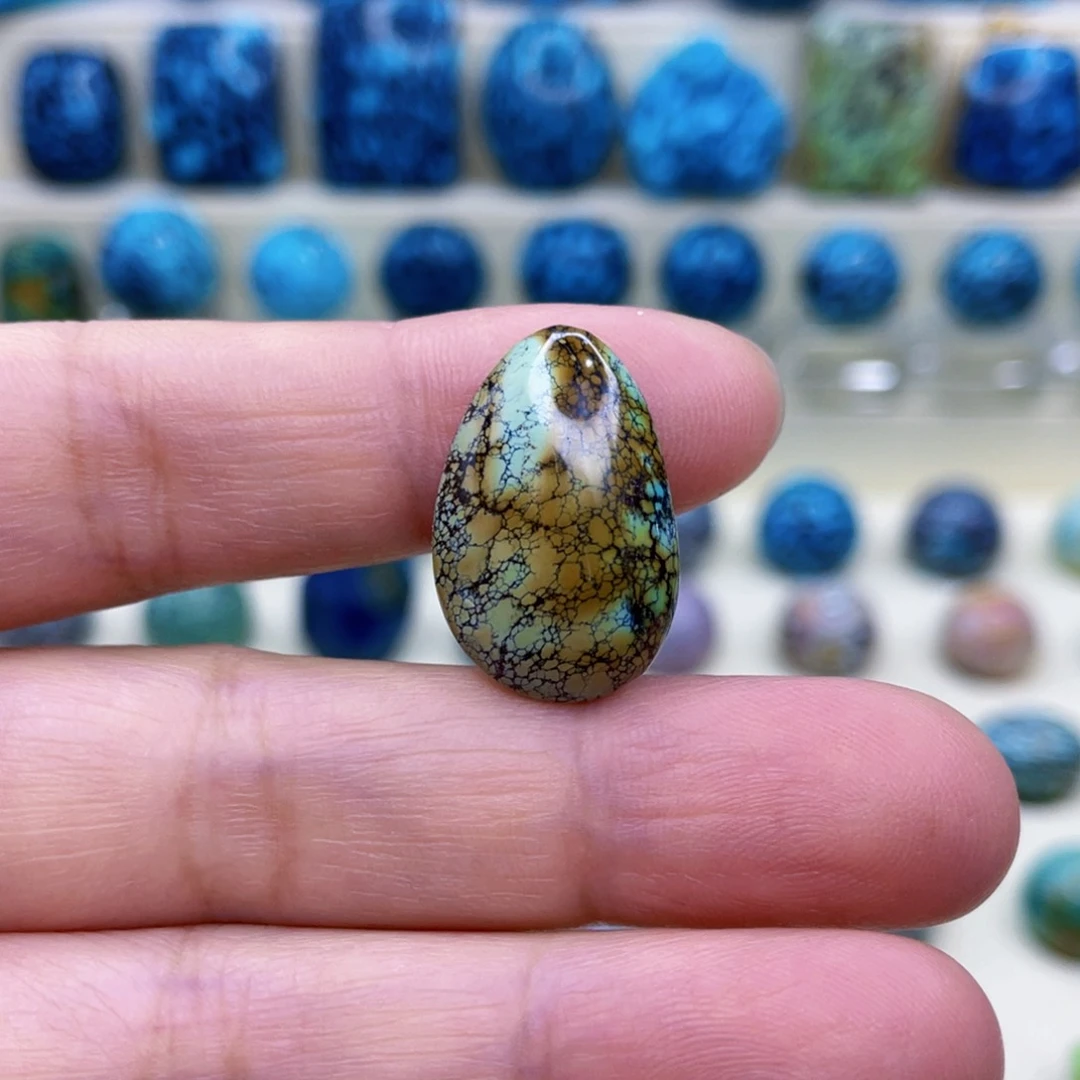 未镶嵌绿松石颈饰