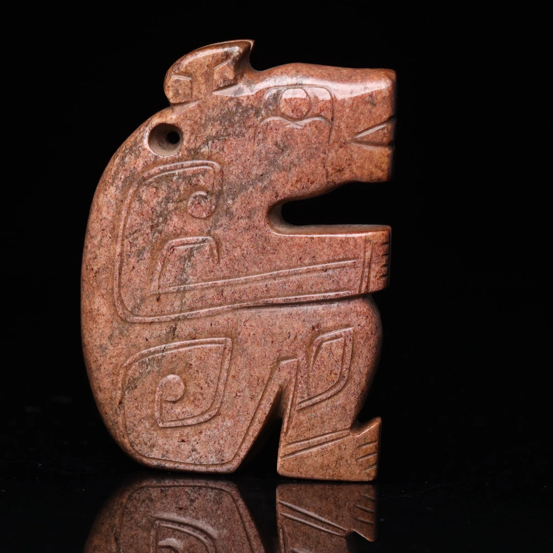 明代和田玉坐熊花件