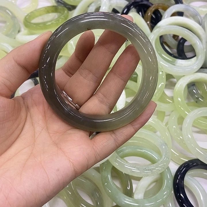 岫玉未镶嵌岫玉圆镯