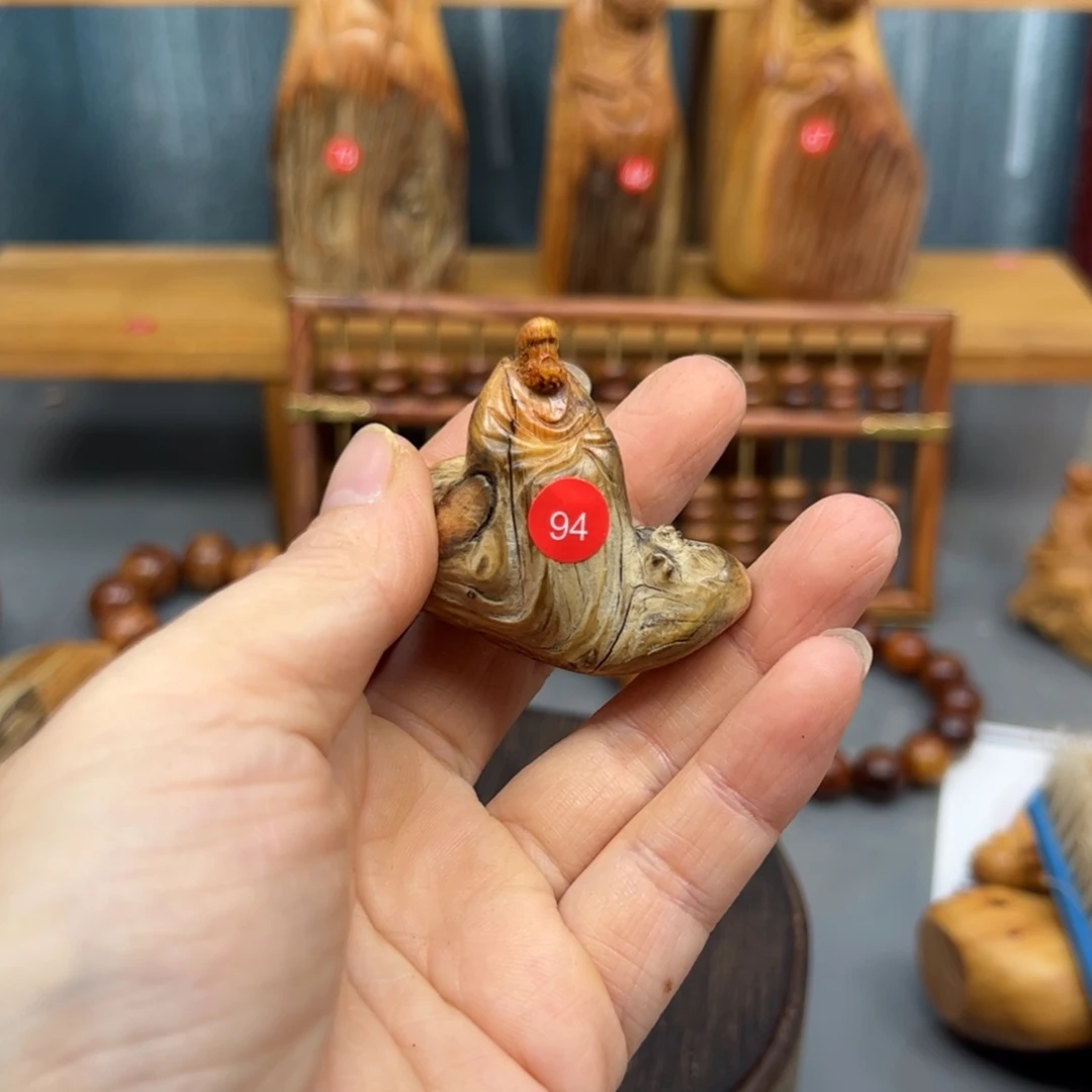 留***。木崖柏木摆件手把件