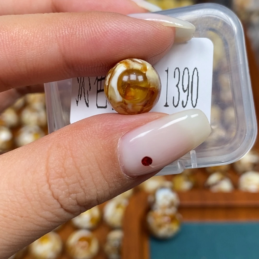 沁色蜜蜡未镶嵌1390