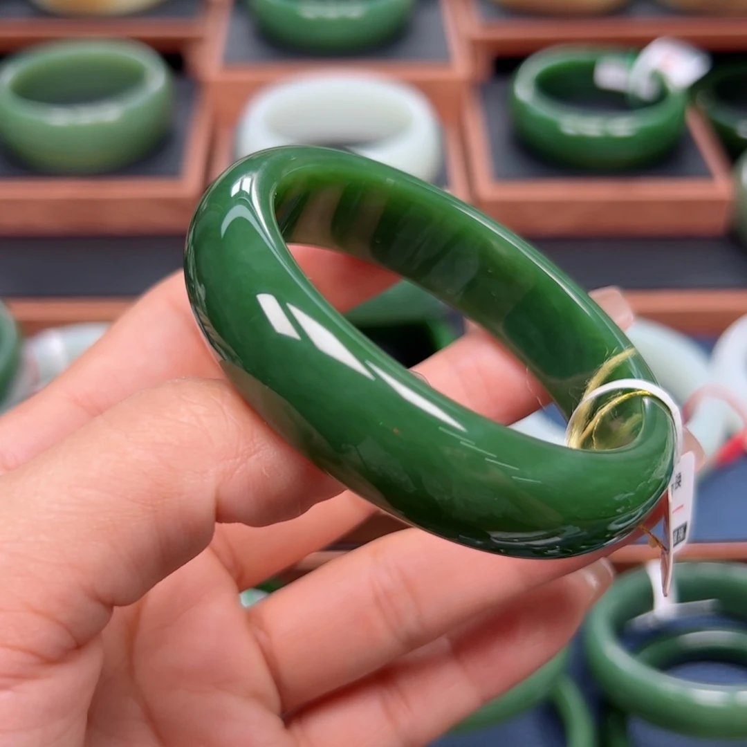 未镶嵌手镯和田玉（碧玉）