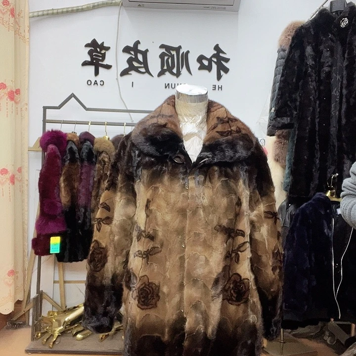 商场断码拼貂衣服