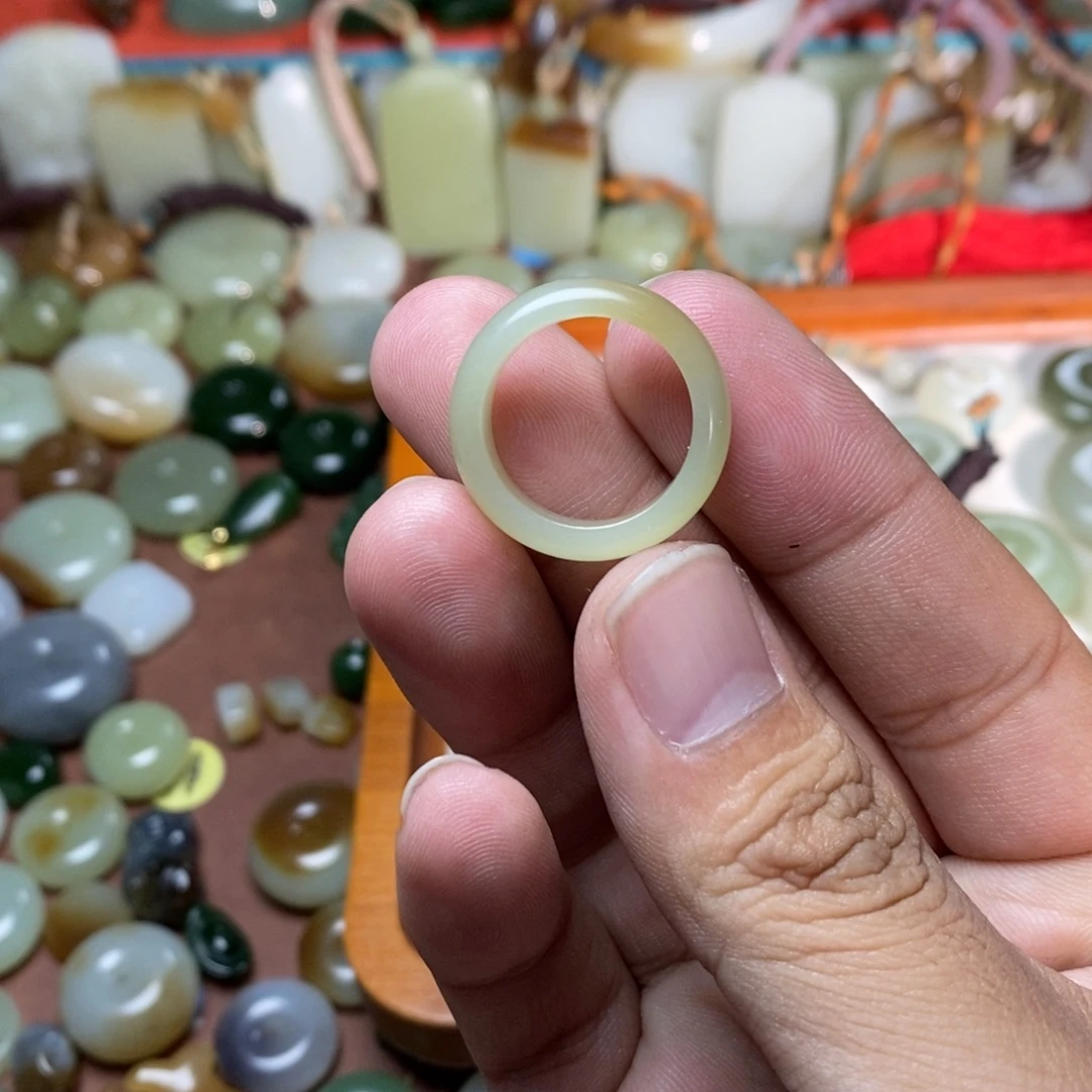 晚***晚和田玉未镶嵌吊坠(不含链)