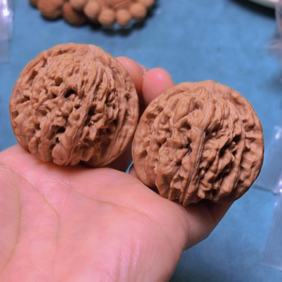 【闪购商品】核桃把件42四座楼修尖