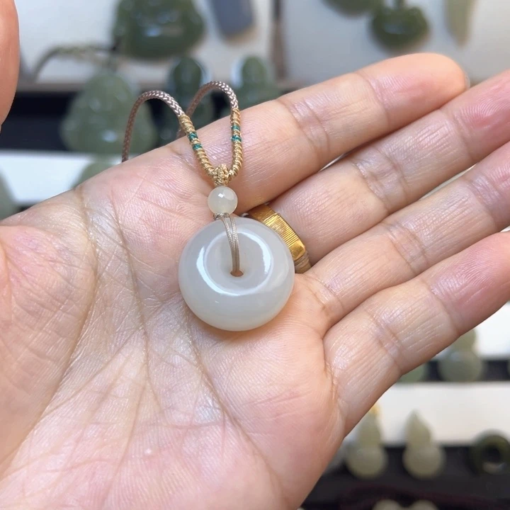 和田玉吊坠(不含链)未镶嵌666