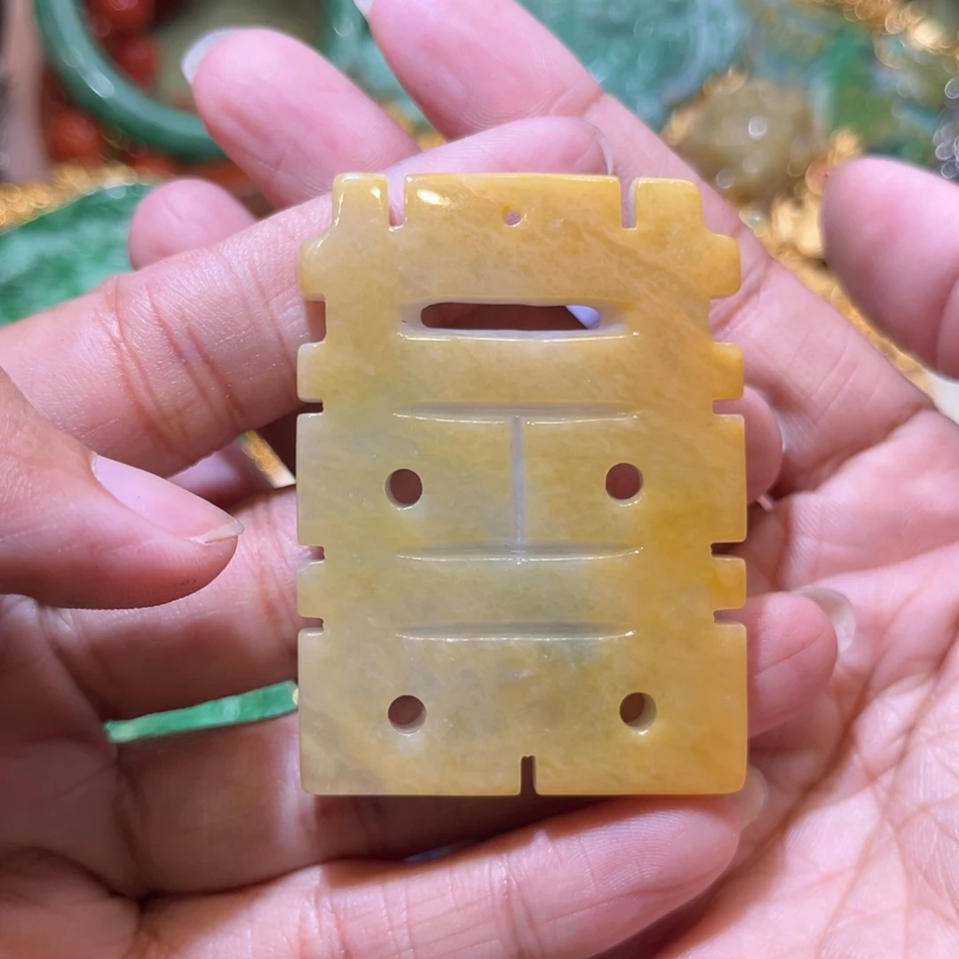 翡翠未镶嵌颈饰待编织