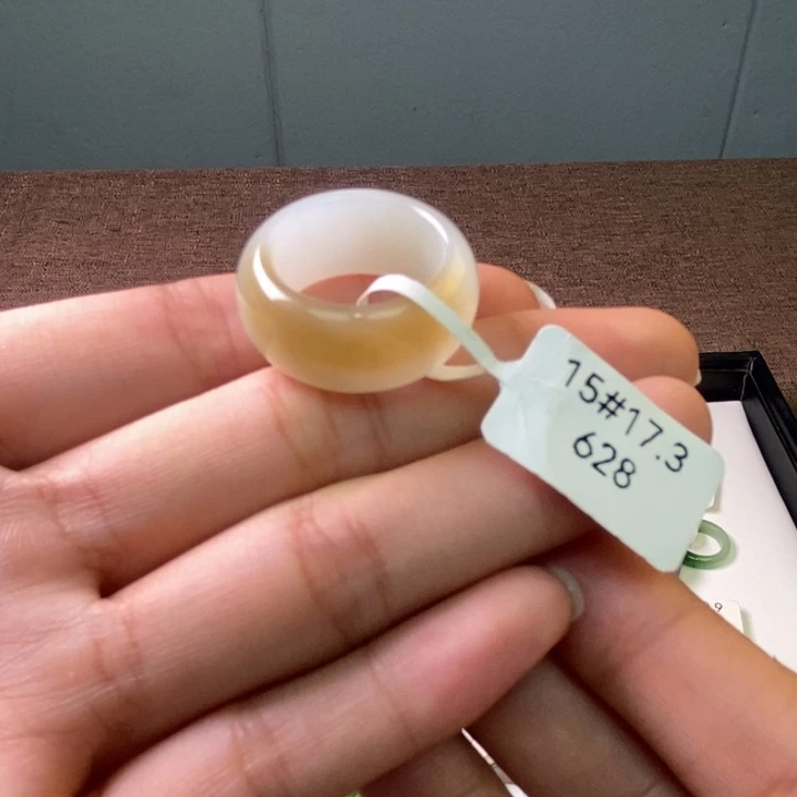 和田玉未镶嵌戒指