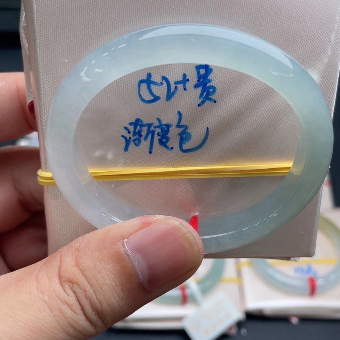 翡翠未镶嵌手镯翡翠手镯