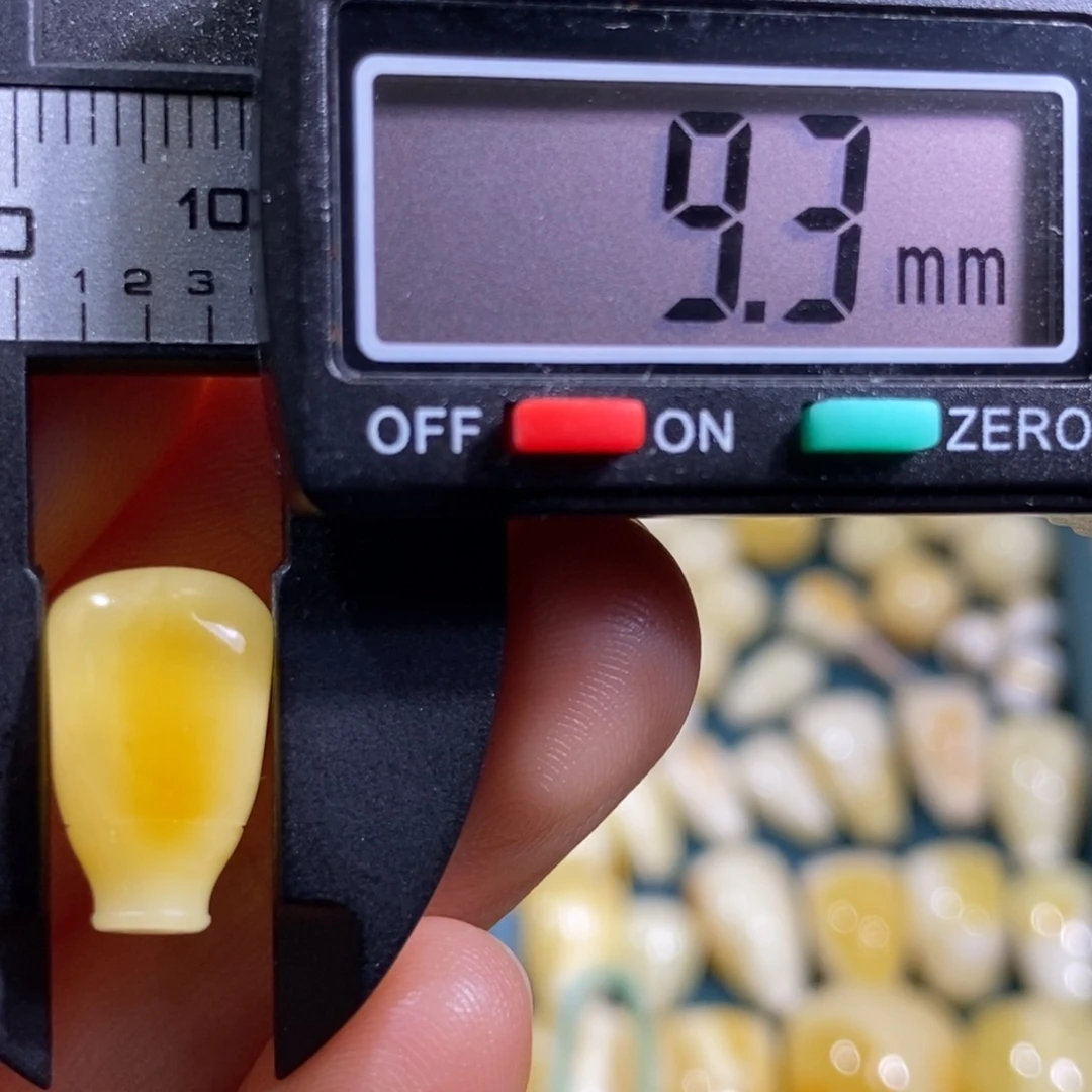 未镶嵌蜜蜡裸石配饰