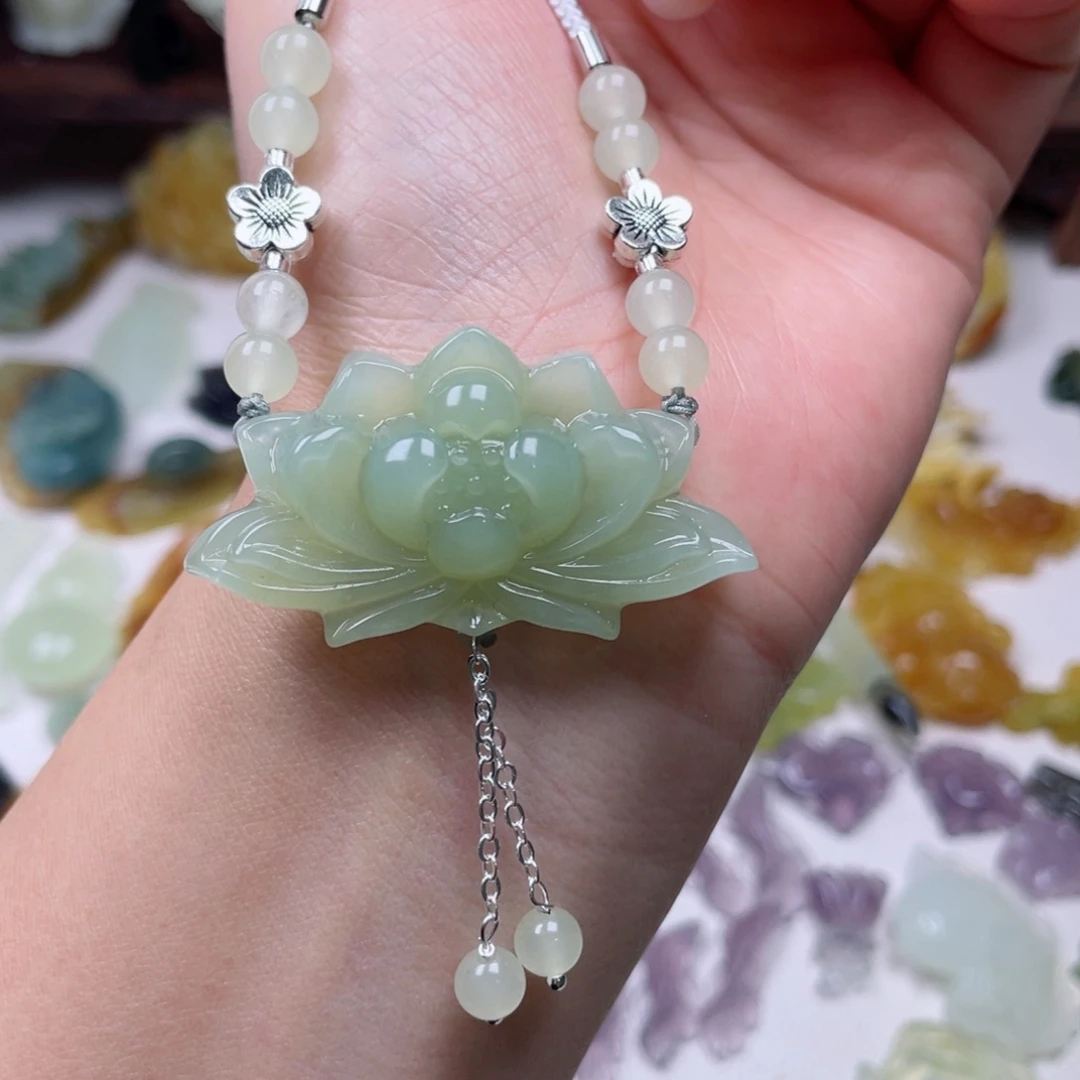 蛇纹石玉颈饰未镶嵌