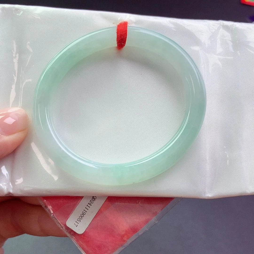 【闪购商品】未镶嵌手镯翡翠贵妃a 1101403