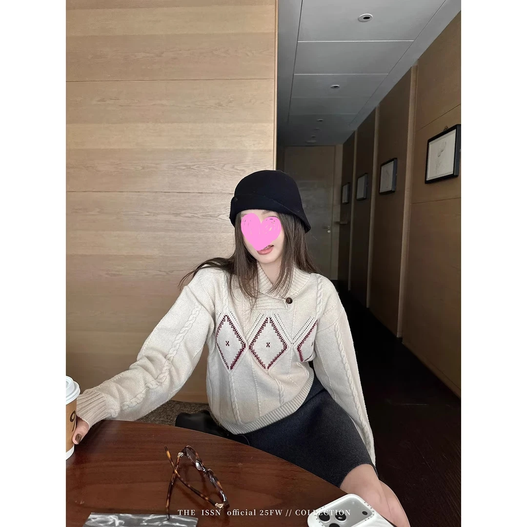 菱格镂空绞花毛衣女2025冬季新款设计感时尚百搭显瘦长袖针织上衣