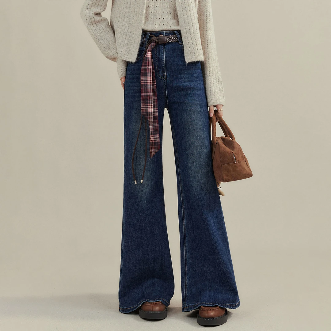 大码美式复古高腰显瘦微喇牛仔裤女秋季款梨形身材遮胯百搭喇叭裤