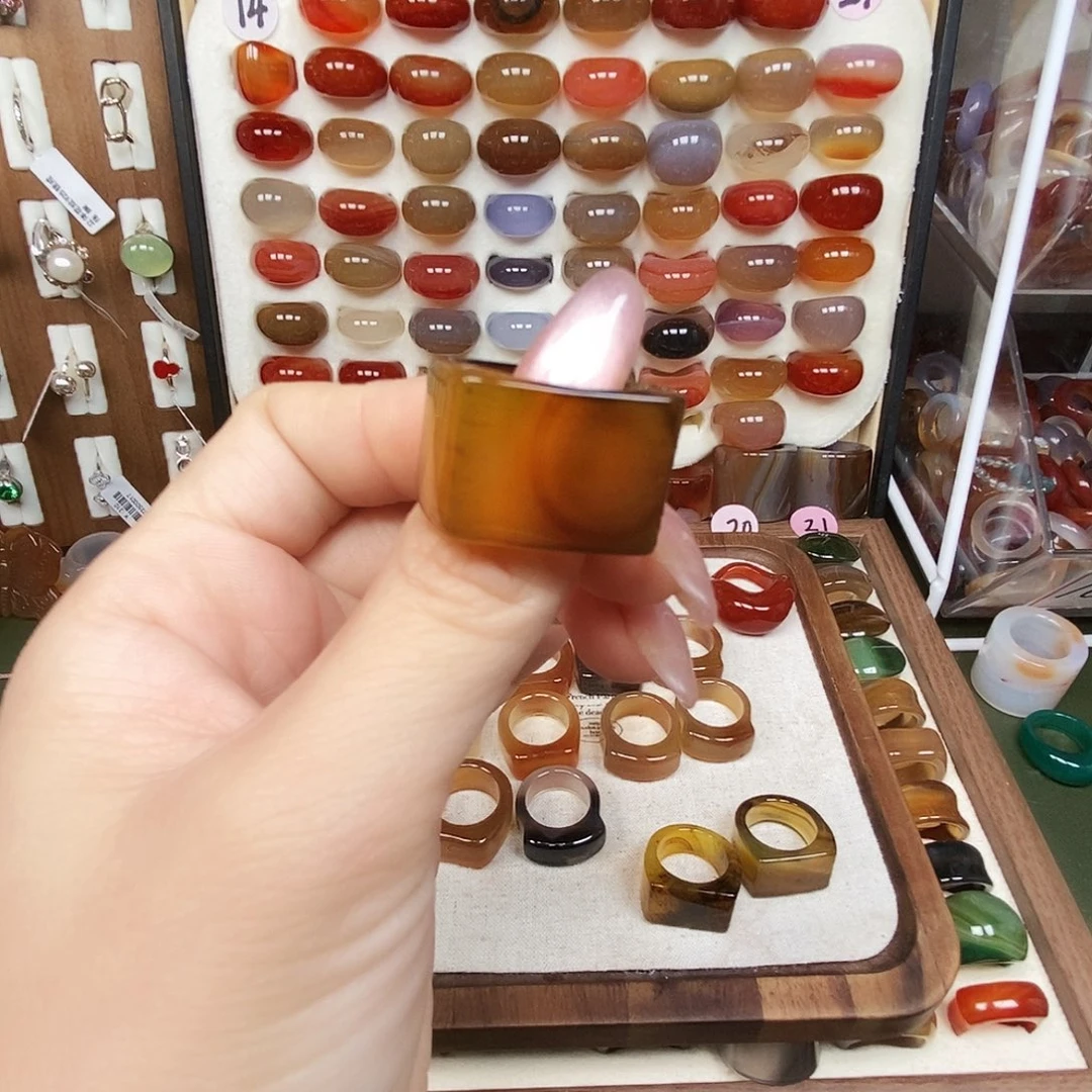 关***格玛瑙/玉髓未镶嵌戒指