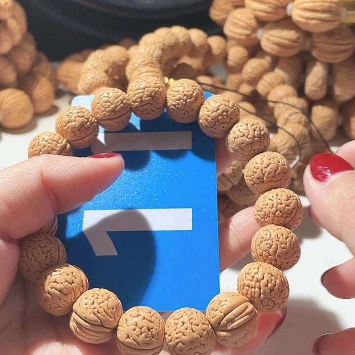 l***遥吊坠桃核桃核手串玲珑塔11