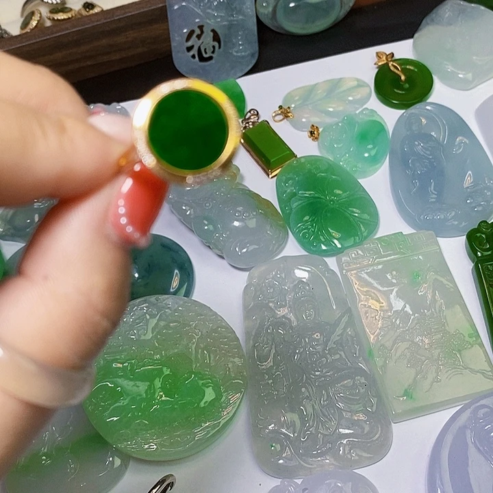 翡翠未镶嵌颈饰翡翠