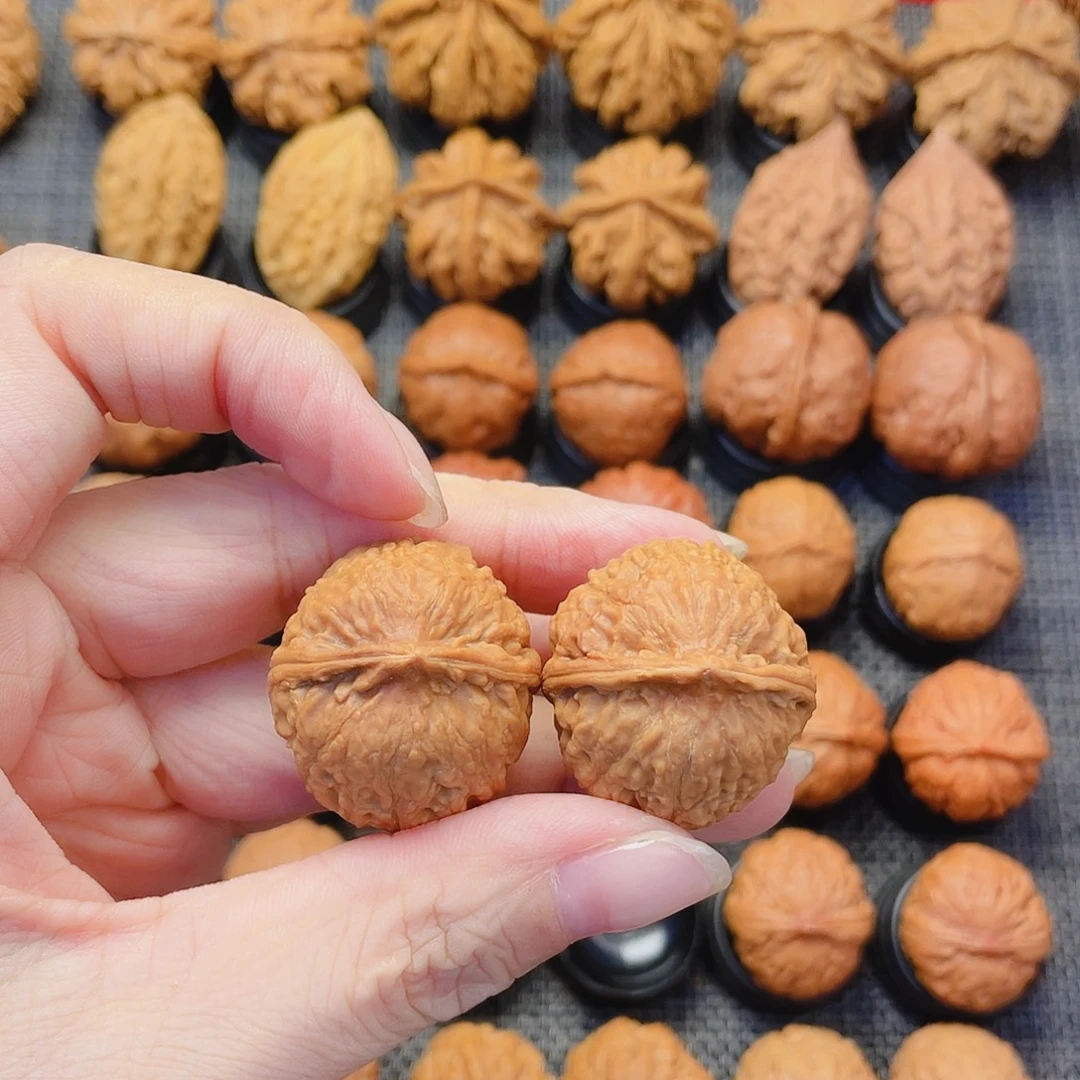 刘****文玩核桃把件掌中宝