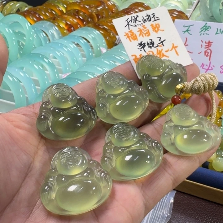 蛇纹石玉未镶嵌颈饰