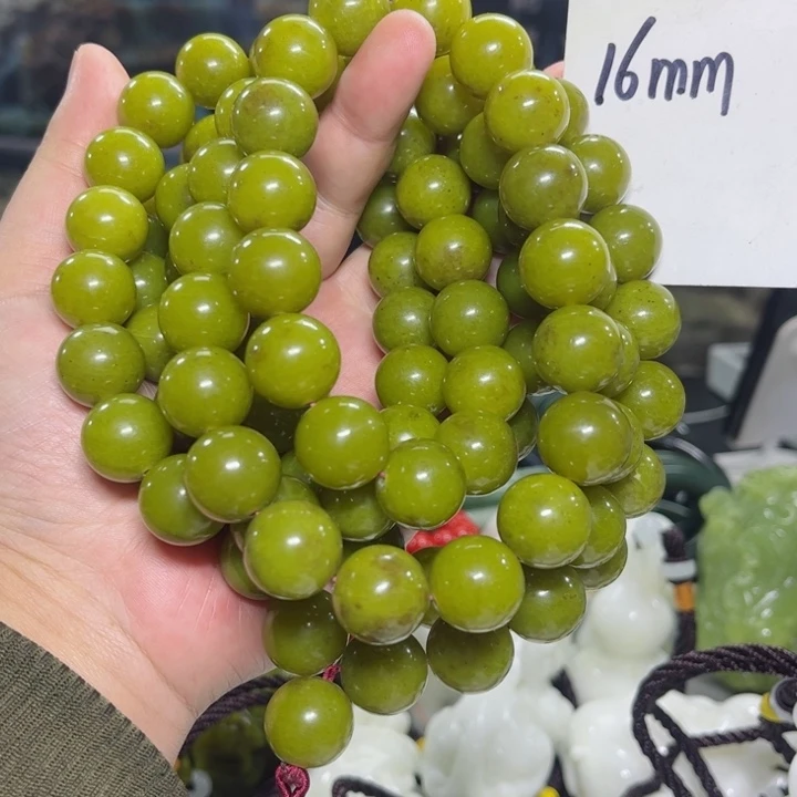 蛇纹石玉颈饰多样性发货未镶嵌