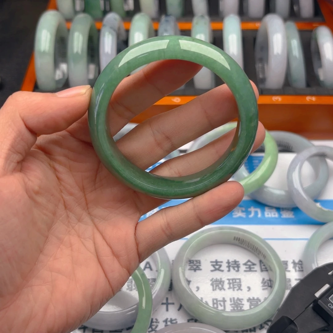 翡翠未镶嵌手镯5859x5. 35