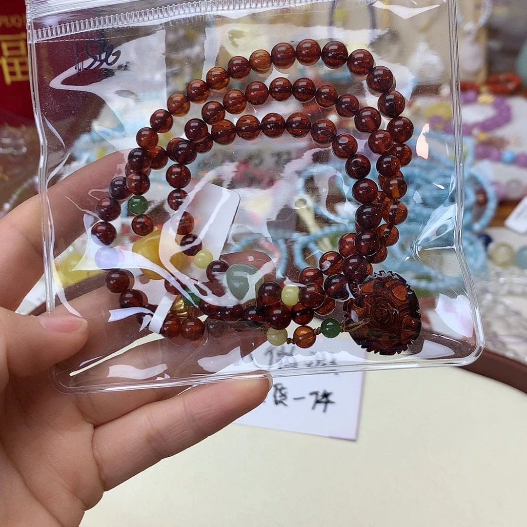 琥珀（根珀）颈饰未镶嵌